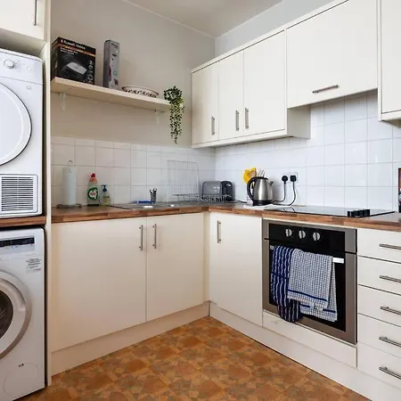 Beautiful 2 Bed With Access To Roof Terrace * Dublín